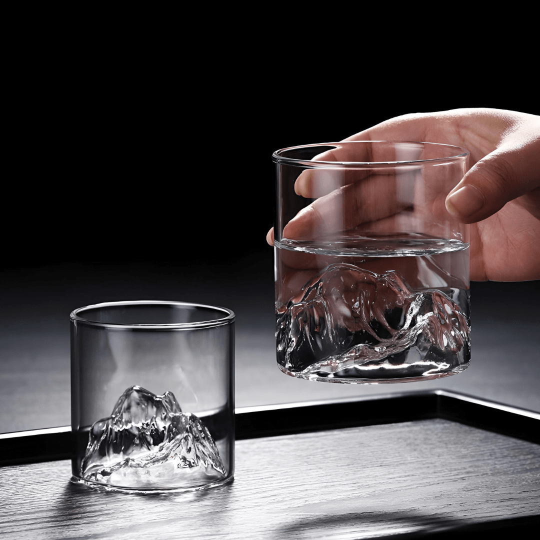 Japońska kryształowa szklanka do whisky z motywem góry Fuji