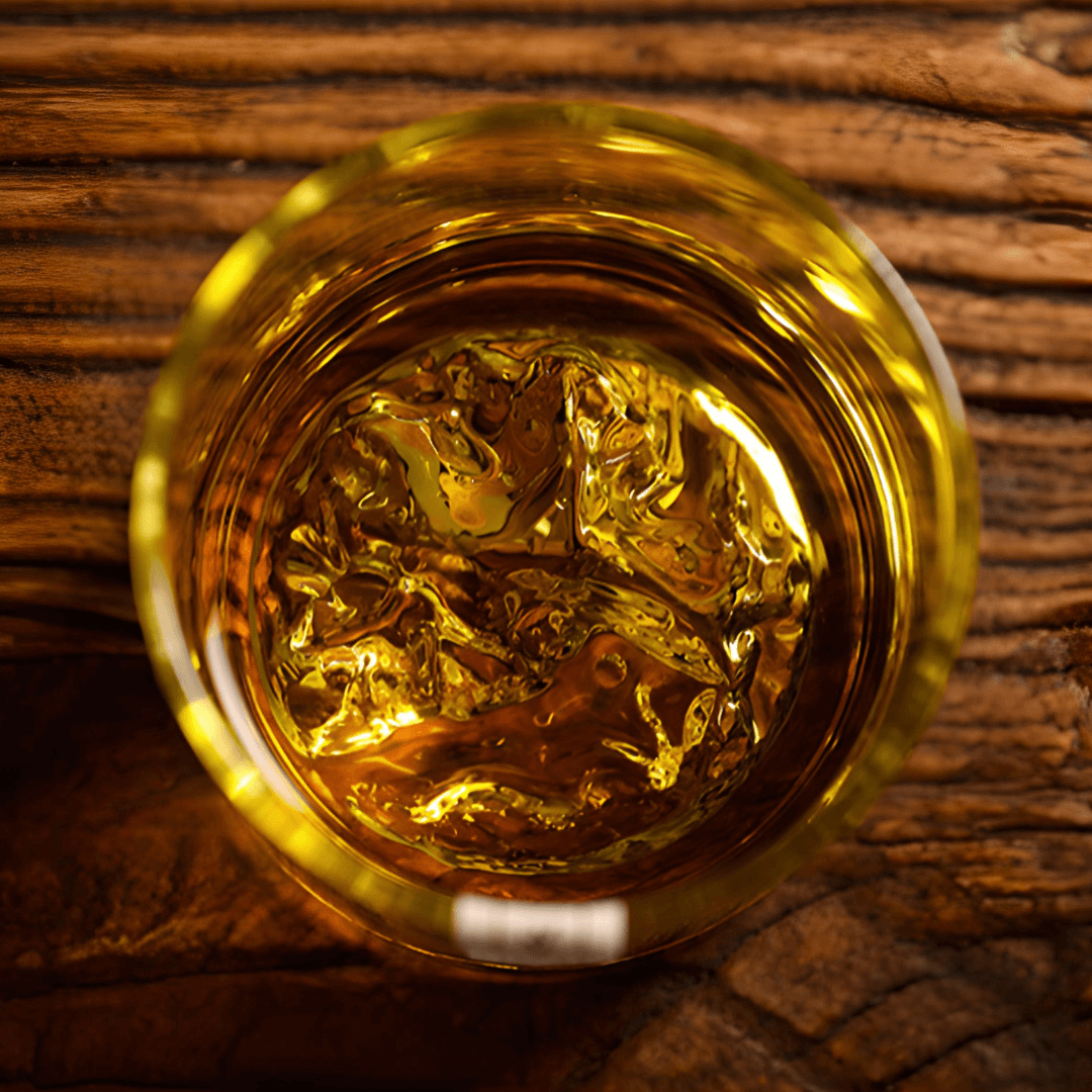 Japońska kryształowa szklanka do whisky z motywem góry Fuji